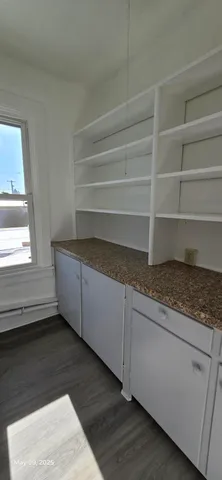 $1,250 | 328 1st Street, Unit 1, Manistee, MI 49660