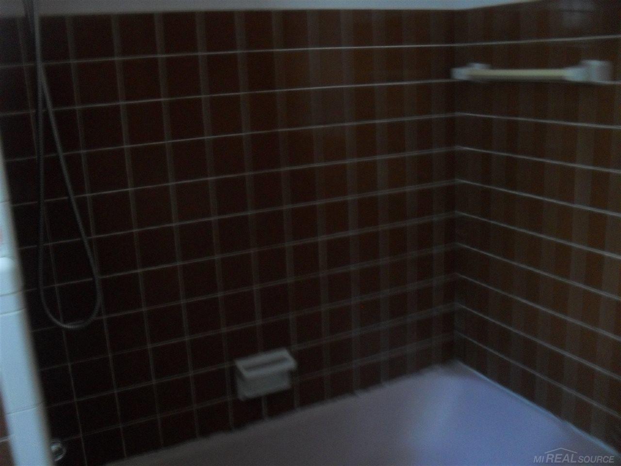 2430 East Thirteen Mile Road Warren, MI 48092 - Photo 8 of 17