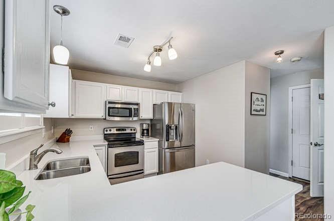10554 Hyacinth Place Highlands Ranch, CO 80129 - Photo 11 of 23 Gallery Image 11