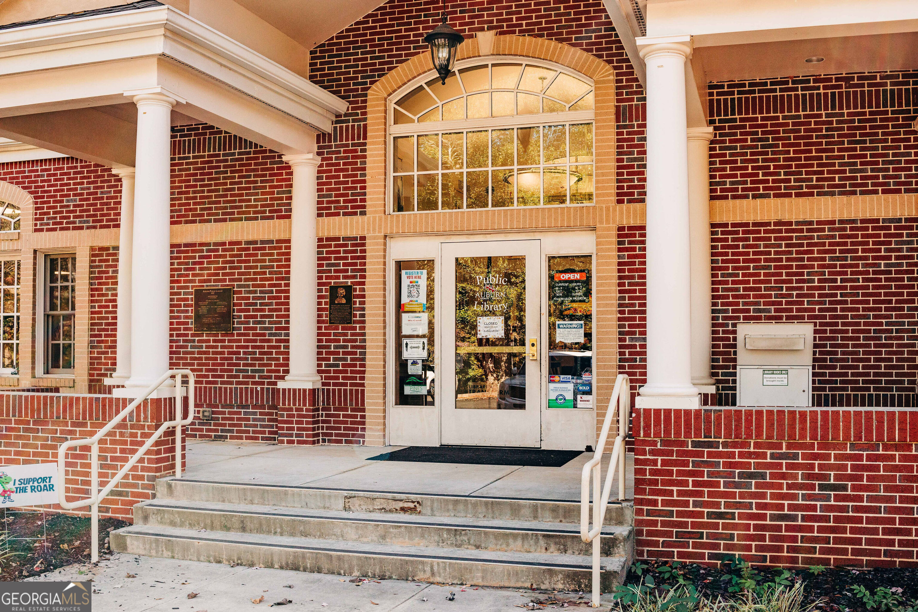 71 Avian Way, Unit 17B Auburn, GA 30011 - Photo 24 of 32 a front view of a building
