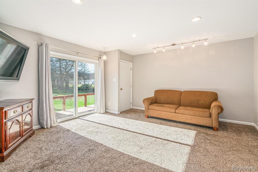 41721 Riggs Road Belleville, MI 48111 - Photo 28 of 42