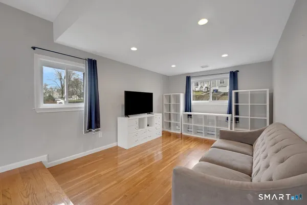 $5,000 | 51 Ledgewood Drive, Norwalk, CT 06850