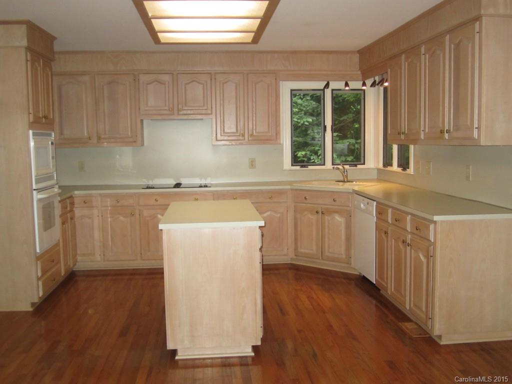 4445 Canoebrook Road Charlotte, NC 28210 - Photo 4 of 24 Gallery Image 4