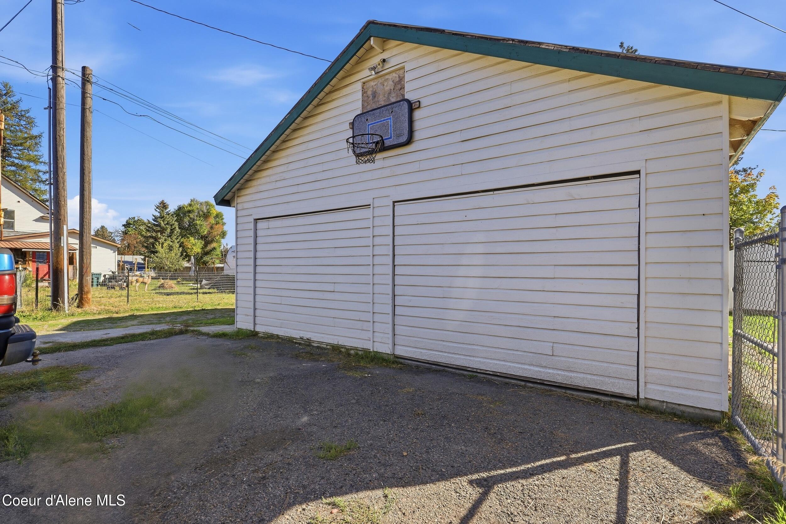 7666 Lewis Street Rathdrum, ID 83858 - Photo 2 of 58 img_1425