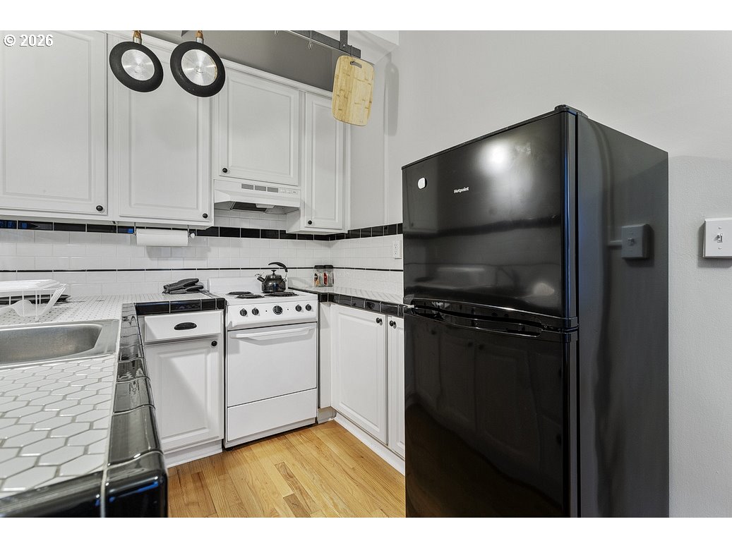 2015 Northwest Flanders Street, Unit 314 Portland, OR 97209 - Photo 16 of 22