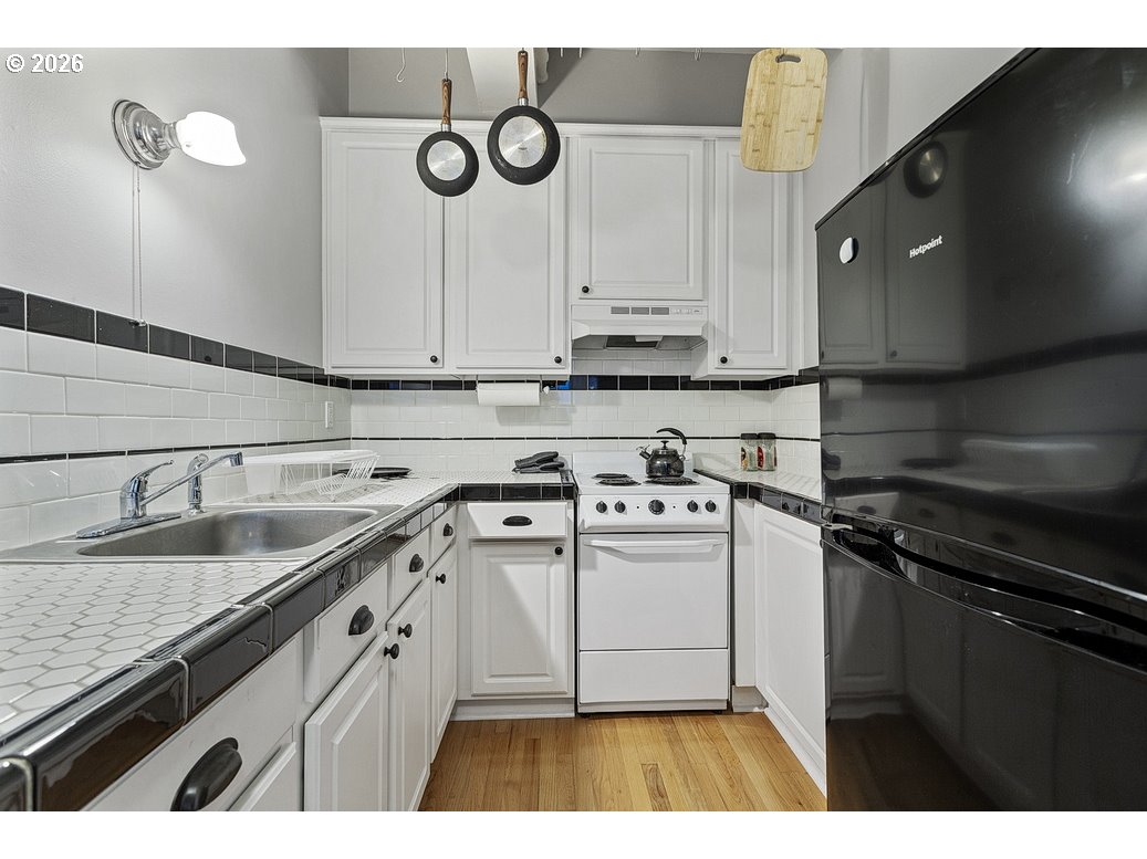 2015 Northwest Flanders Street, Unit 314 Portland, OR 97209 - Photo 17 of 22