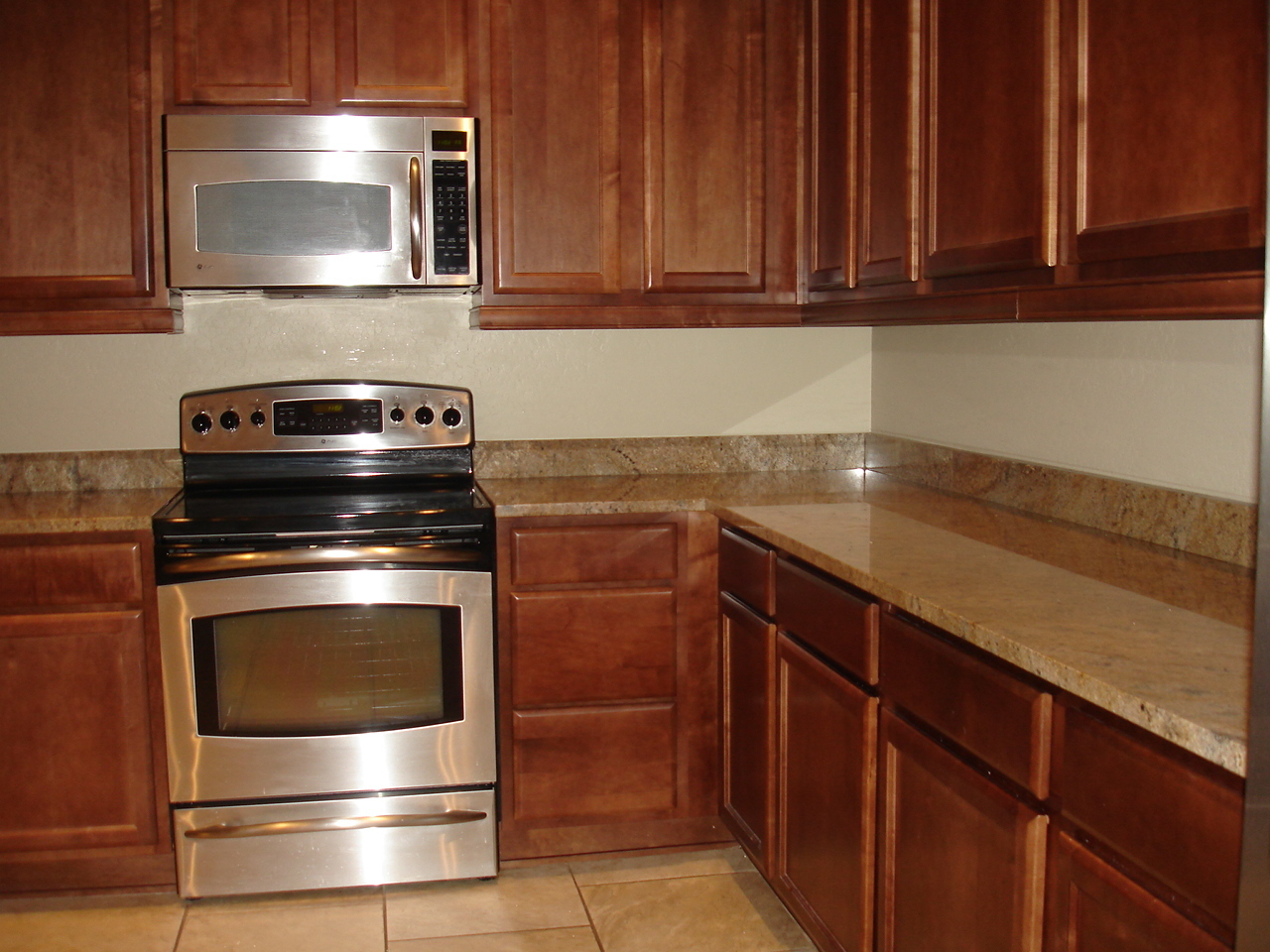 3935 East Rough Rider Road, Unit 1355 Phoenix, AZ 85050 - Photo 6 of 13 KITCHEN