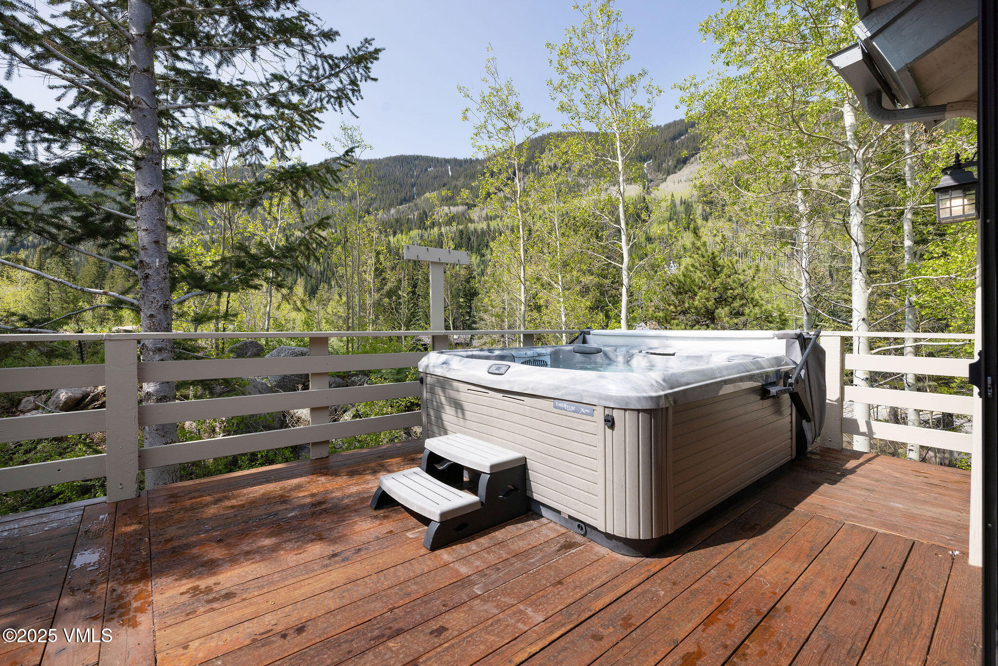 4515 Big Horn Road, Unit H Vail, CO 81657 - Photo 7 of 28 2505_4515_bighorn_rd_h_exterior_hottub_b