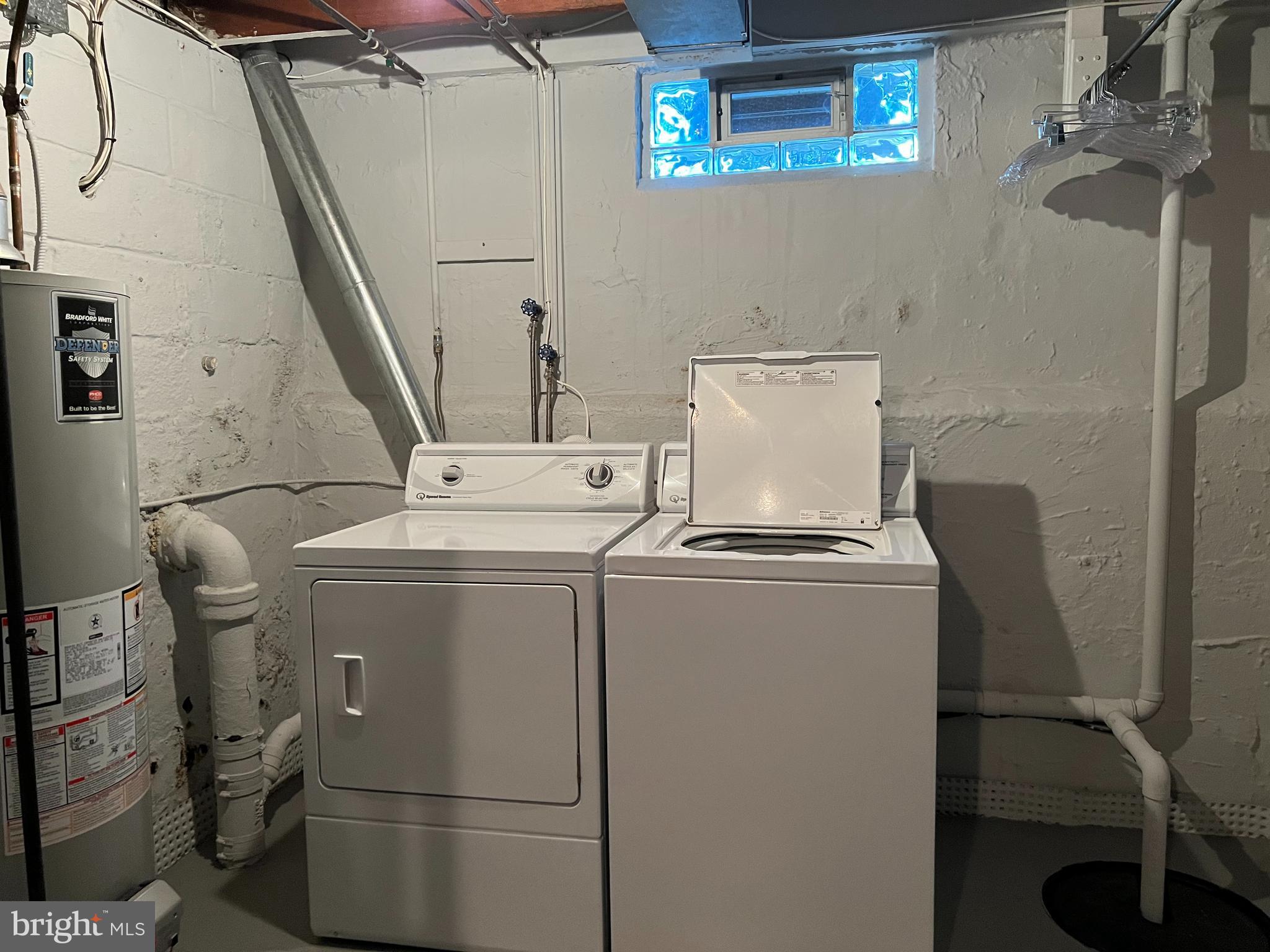 3814 Inwood Lane Philadelphia, PA 19154 - Photo 27 of 37 a utility room with dryer and washer