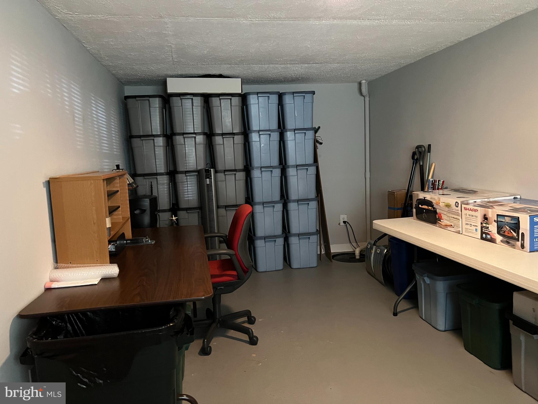 3814 Inwood Lane Philadelphia, PA 19154 - Photo 29 of 37 a view of a workspace with furniture