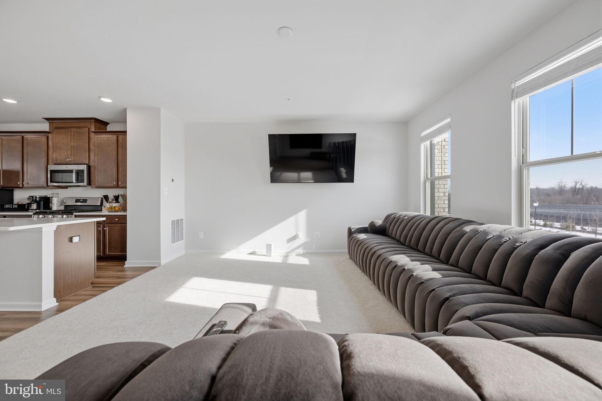 16834 St Ridgely Boulevard Bowie, MD 20716 - Photo 13 of 35 Family Room/Living Room