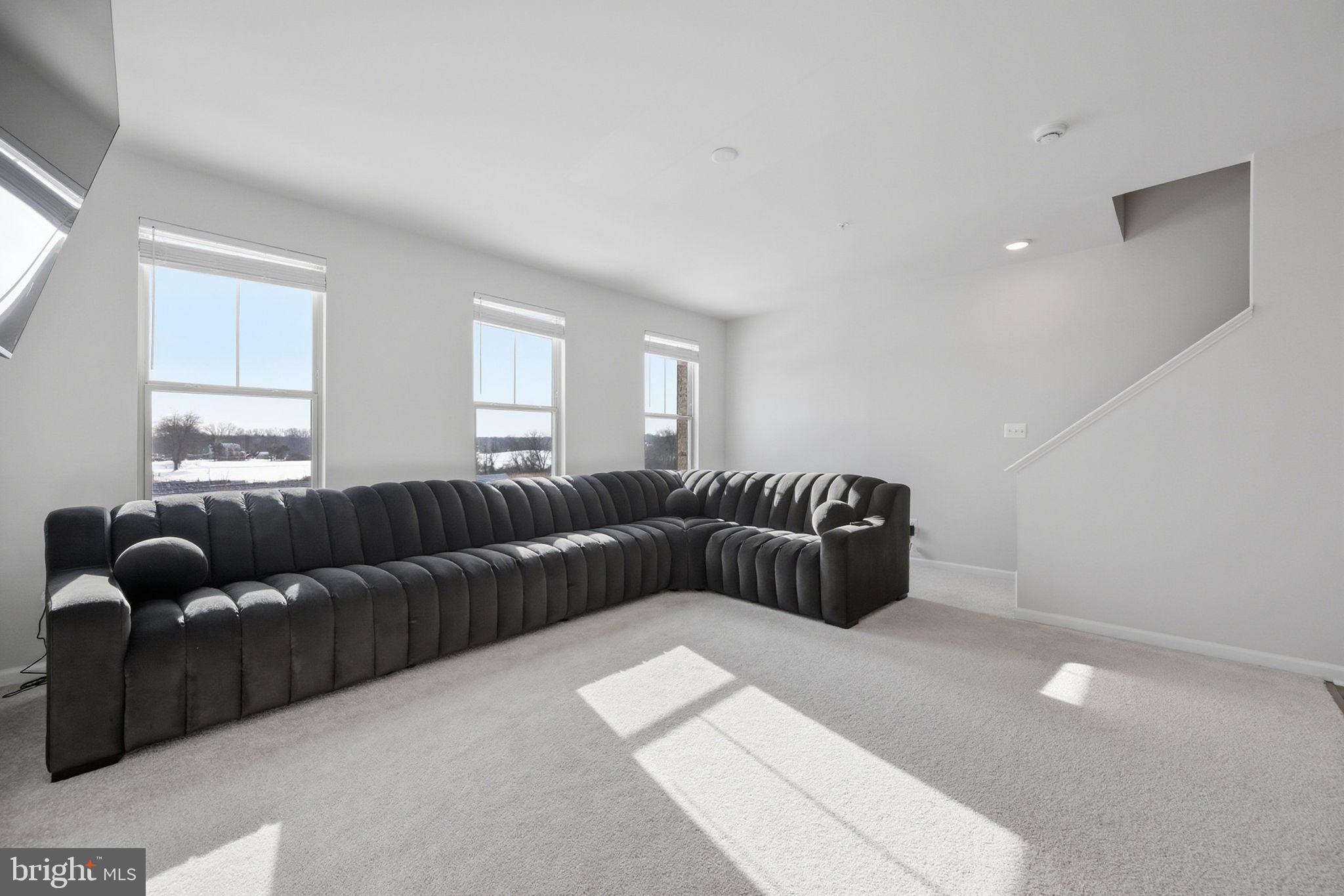 16834 St Ridgely Boulevard Bowie, MD 20716 - Photo 14 of 35 Family Room/Living Room