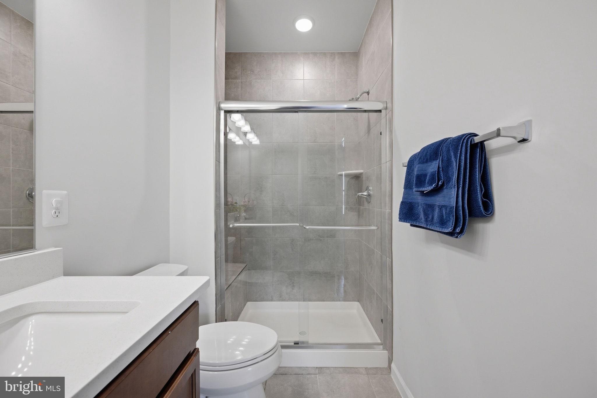 16834 St Ridgely Boulevard Bowie, MD 20716 - Photo 23 of 35 Primary Full Bathroom