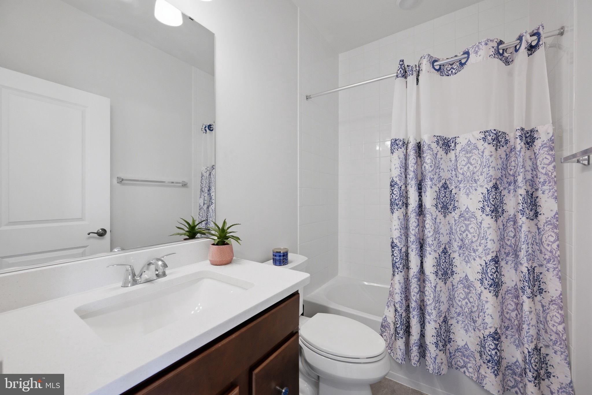 16834 St Ridgely Boulevard Bowie, MD 20716 - Photo 28 of 35 Full Bathroom 2