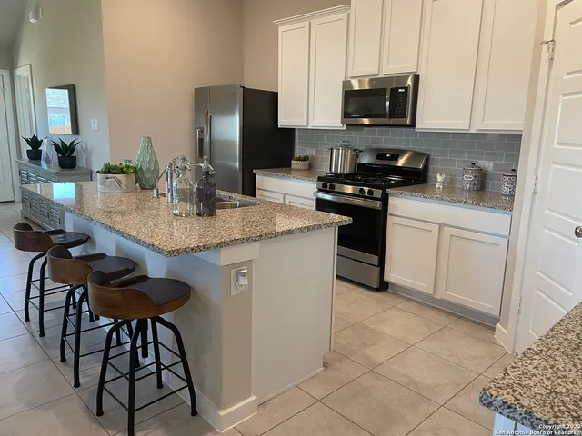$1,895 | 13420 Sendero Roble, San Antonio, TX 78253