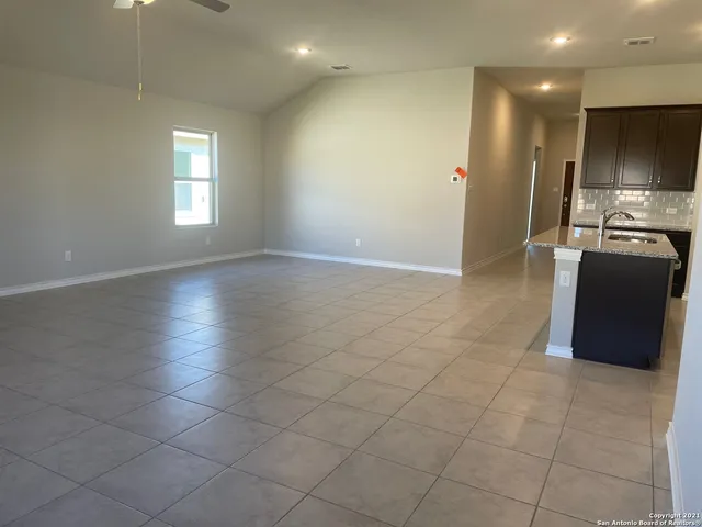 $1,895 | 13420 Sendero Roble, San Antonio, TX 78253