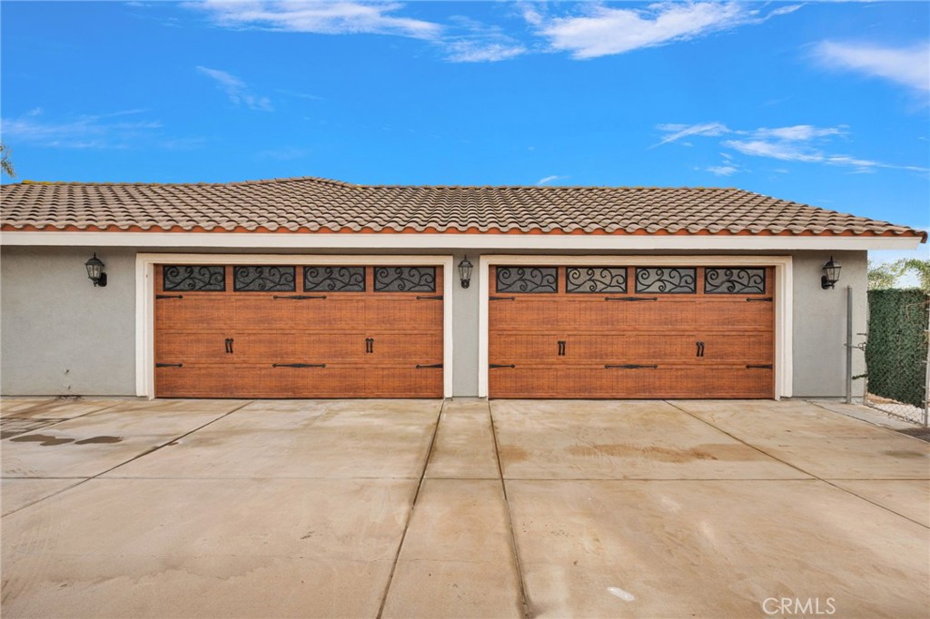 17777 Brazier Drive Riverside, CA 92508 - Photo 45 of 58 a view of a garage