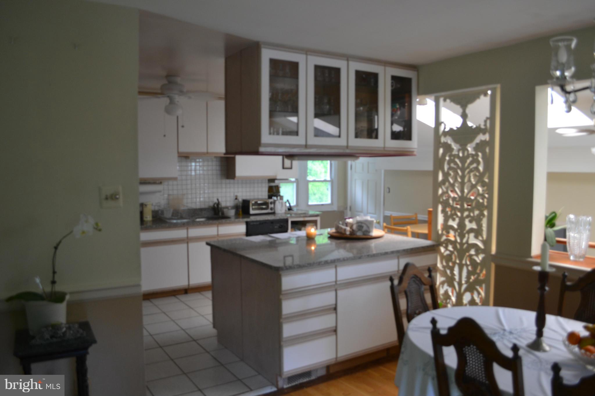 9733 Sunrise Road Vienna, VA 22181 - Photo 14 of 23 Kitchen
