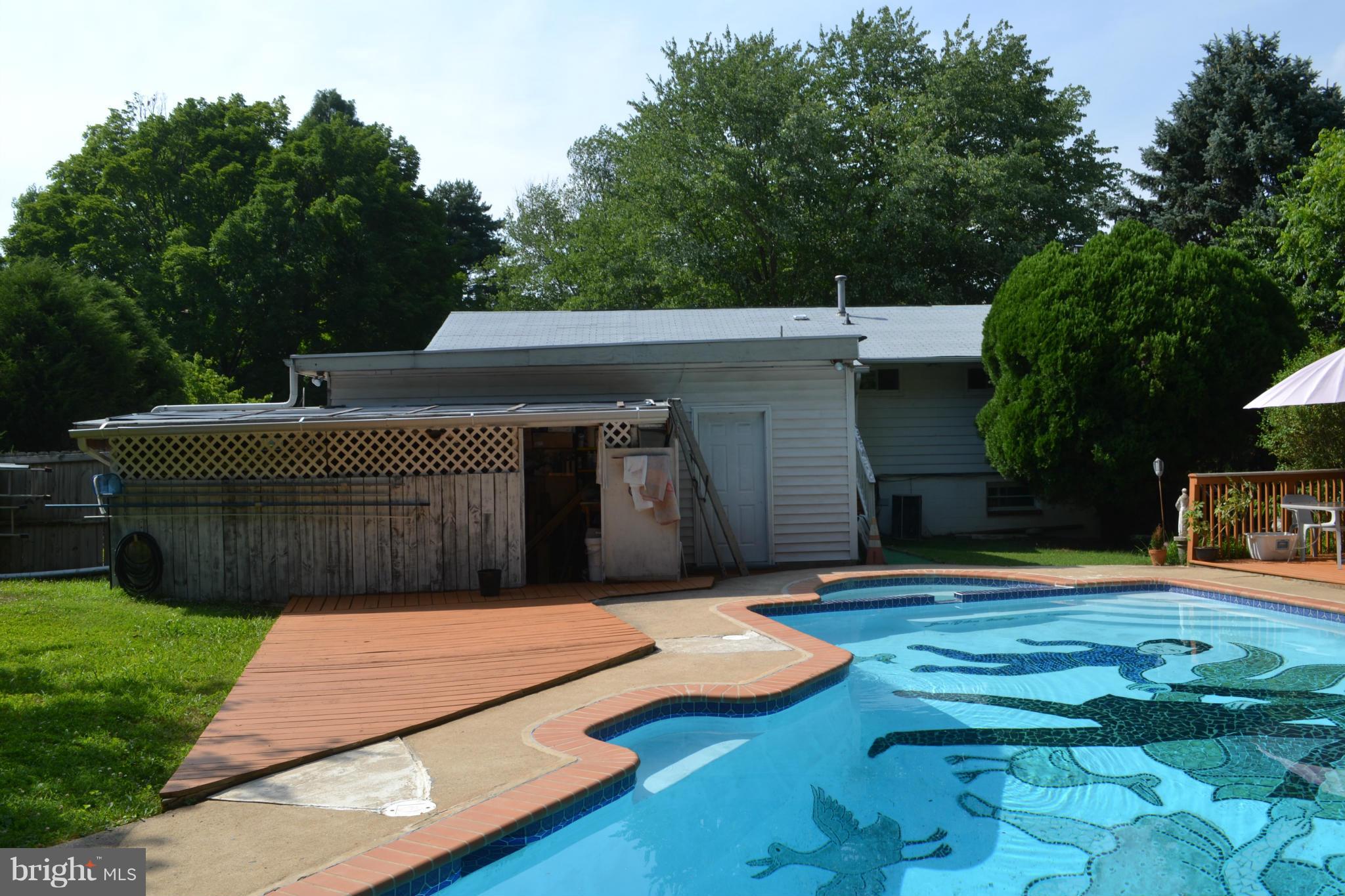 9733 Sunrise Road Vienna, VA 22181 - Photo 4 of 23 Exterior (General)