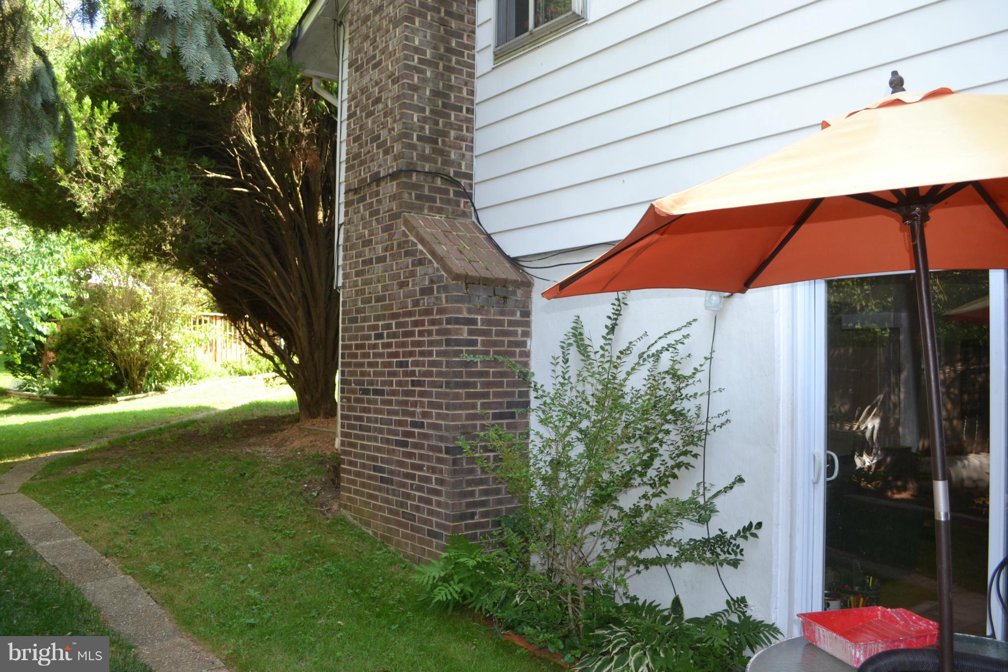 9733 Sunrise Road Vienna, VA 22181 - Photo 6 of 23 Exterior (General)