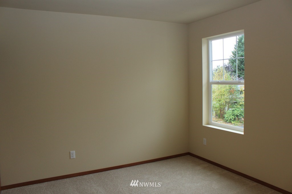 19027 25th Drive Southeast Bothell, WA 98012 - Photo 5 of 12 Gallery Image 5
