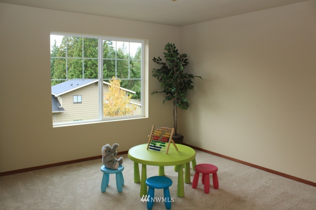 19027 25th Drive Southeast Bothell, WA 98012 - Photo 6 of 12 Gallery Image 6