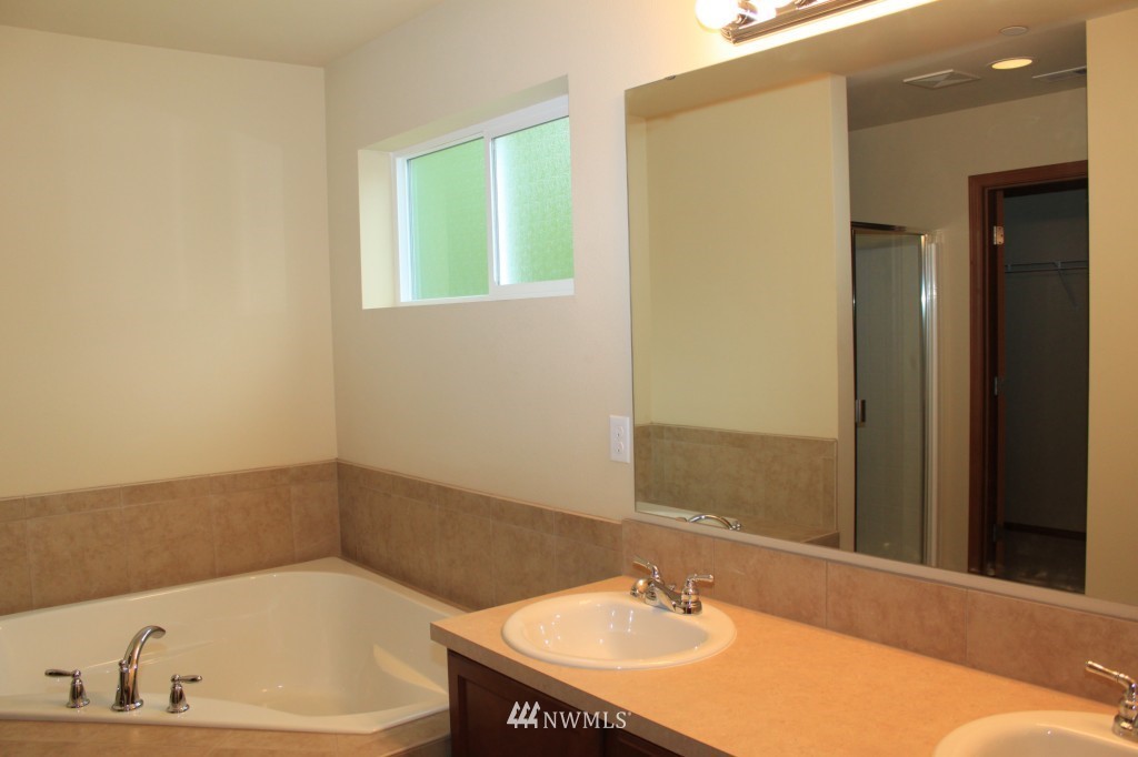 19027 25th Drive Southeast Bothell, WA 98012 - Photo 10 of 12 Gallery Image 10