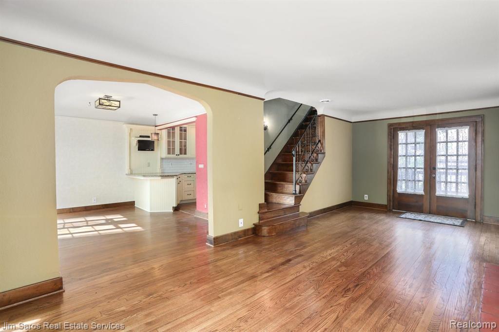 328 Fisher Road Grosse Pointe Farms, MI 48230 - Photo 14 of 24