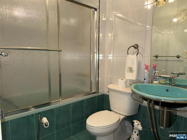 $449,900 | 770 Anderson Avenue, Unit 17D, Cliffside Park, NJ 07010