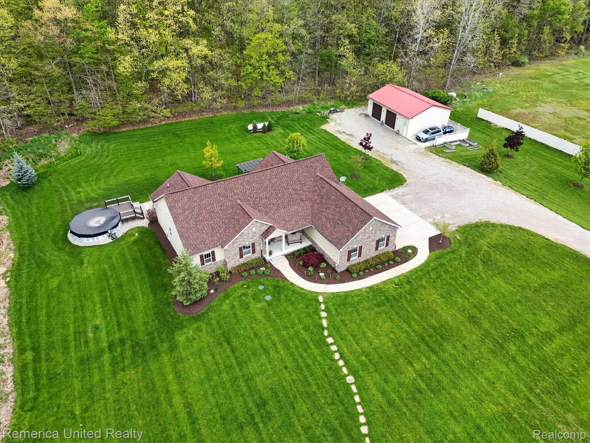 8871 North Gregory Road Fowlerville, MI 48836 - Photo 1 of 84