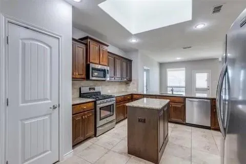 $2,600 | 613 Gannet Trail, Argyle, TX 76226