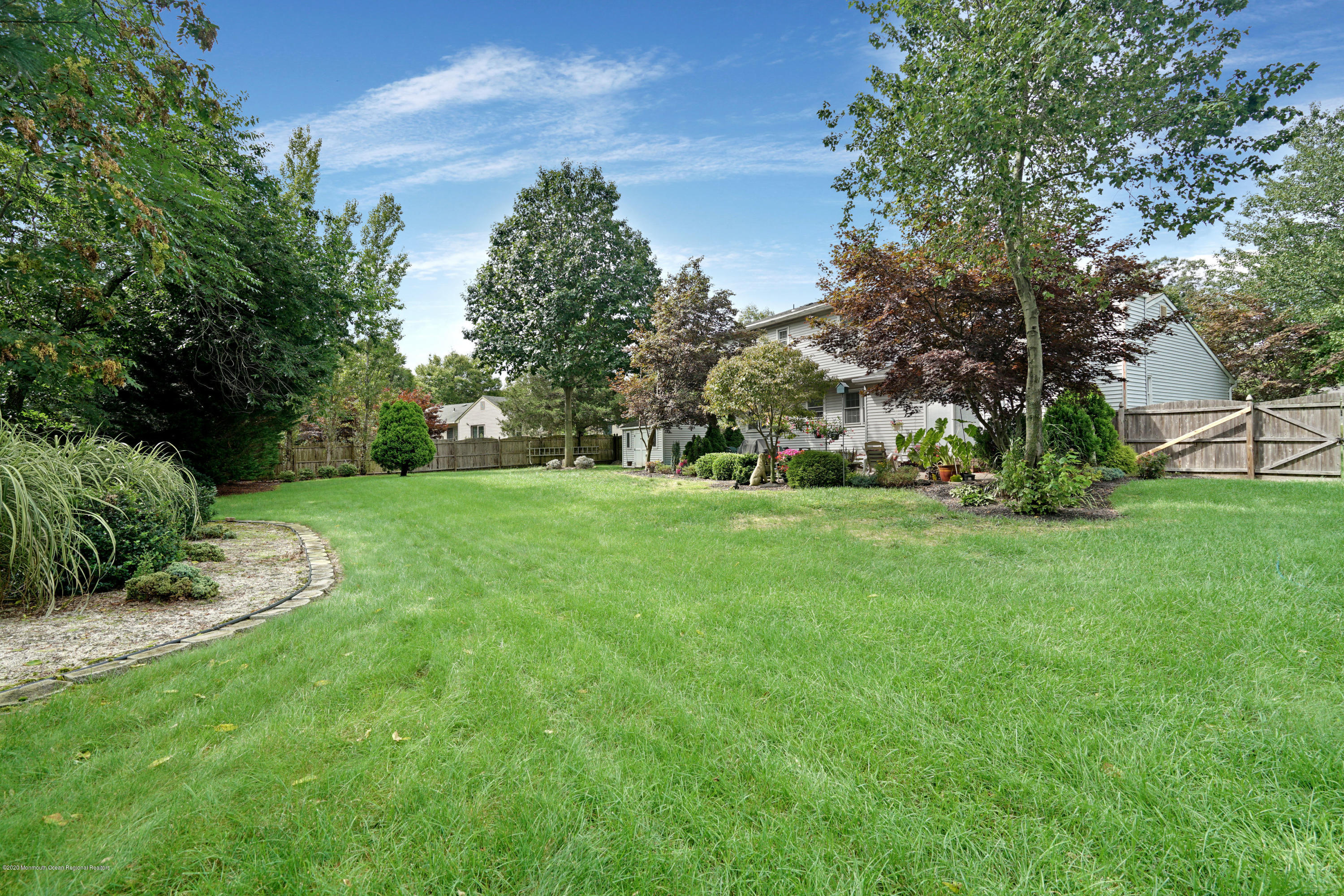 14 Rozlyn Court Eatontown, NJ 07724 - Photo 4 of 29 dsc05849-dsc05853