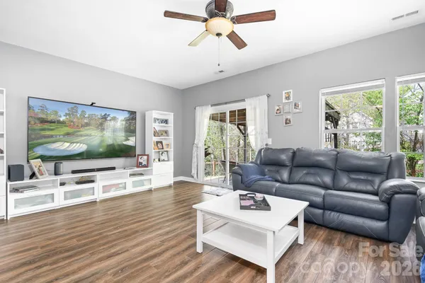 $375,000 | 520 East Iredell Avenue, Mooresville, NC 28115
