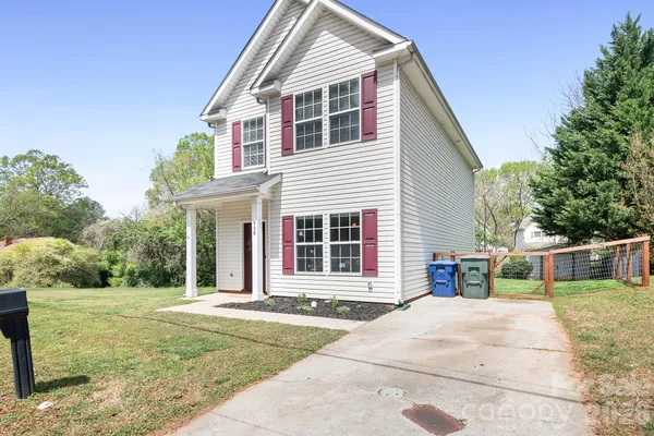 $375,000 | 520 East Iredell Avenue, Mooresville, NC 28115