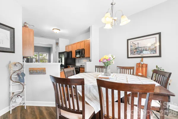 $375,000 | 520 East Iredell Avenue, Mooresville, NC 28115