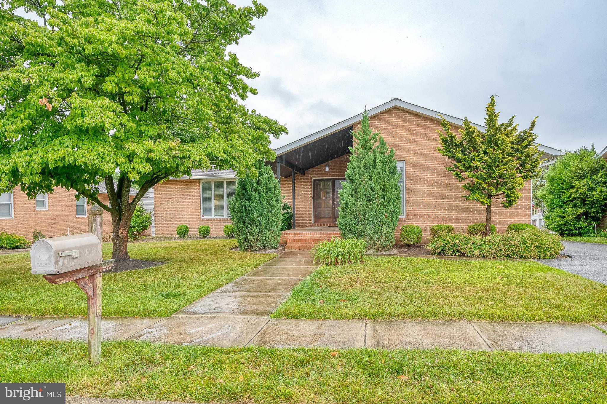9215 Cornflower Road Nottingham, MD 21236 - Photo 2 of 44 Curbside View