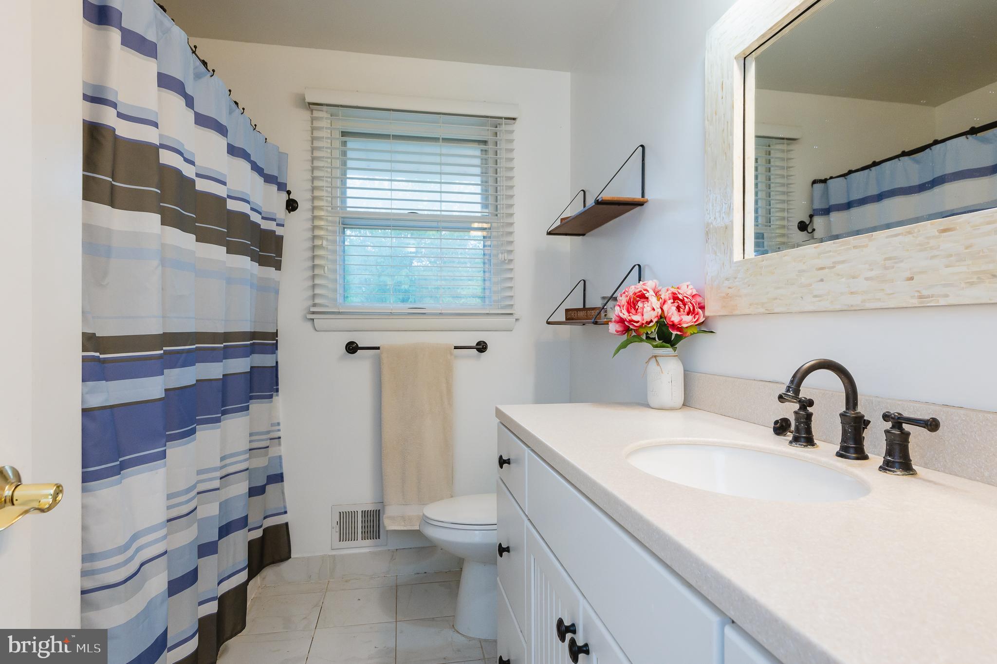 9215 Cornflower Road Nottingham, MD 21236 - Photo 29 of 44 Full Bathroom