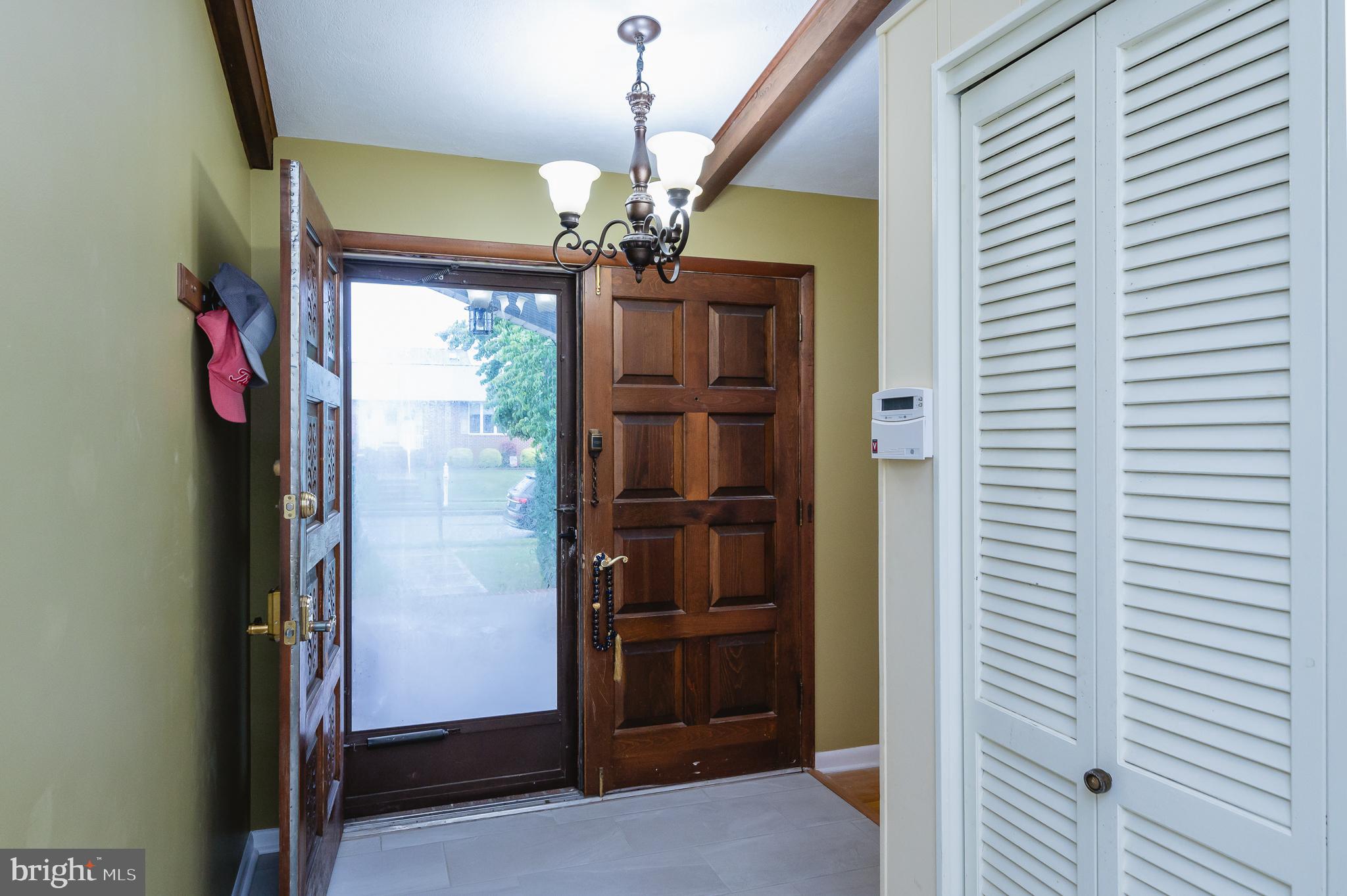9215 Cornflower Road Nottingham, MD 21236 - Photo 4 of 44 Foyer