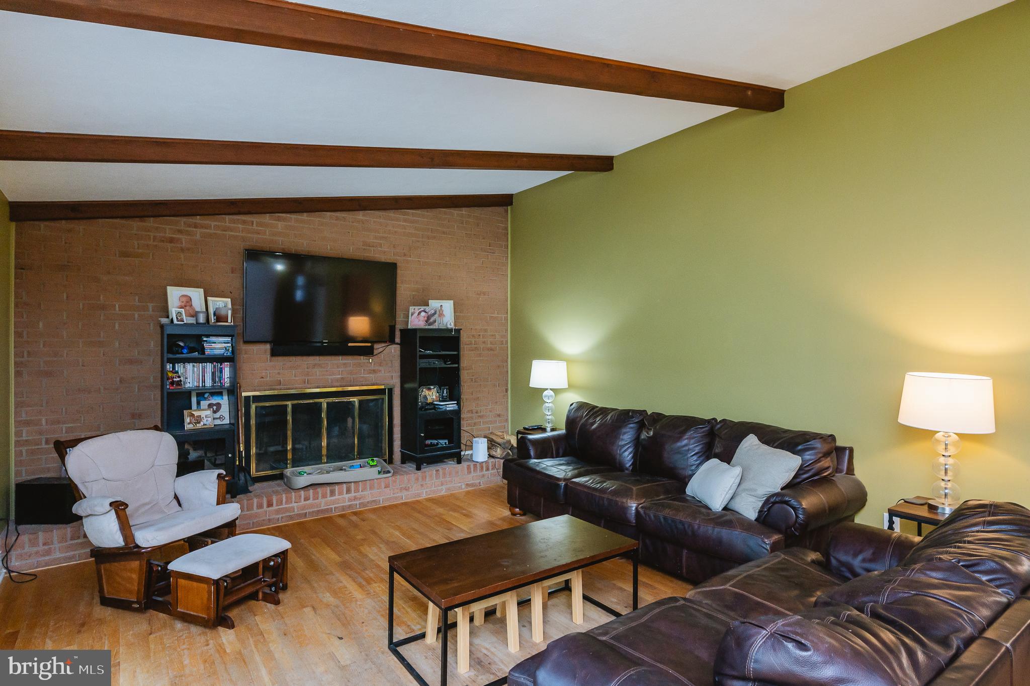 9215 Cornflower Road Nottingham, MD 21236 - Photo 8 of 44 Living Room
