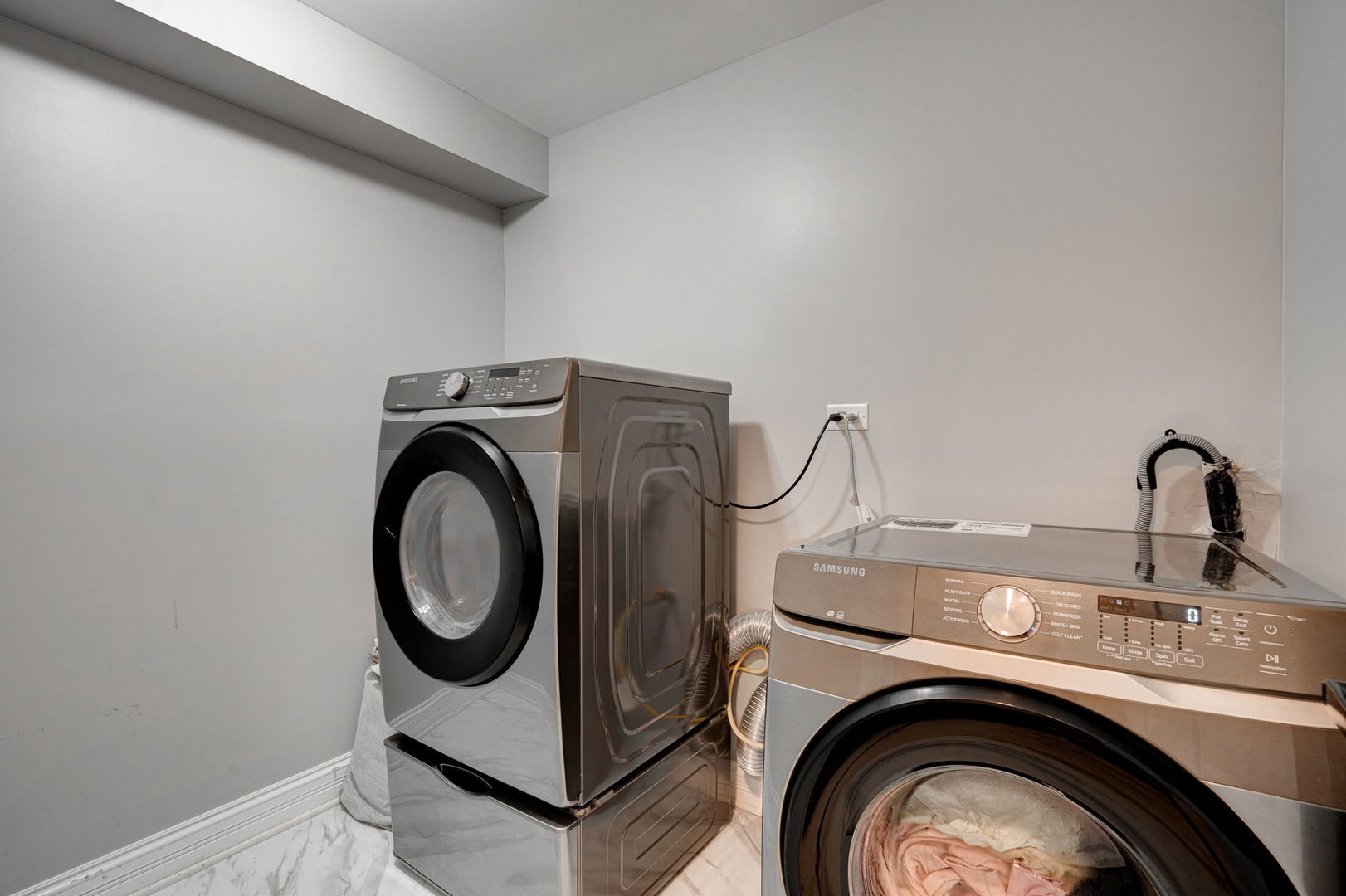 166 Williamsburg Road Country Club Hills, IL 60478 - Photo 12 of 15 a utility room with dryer and washer