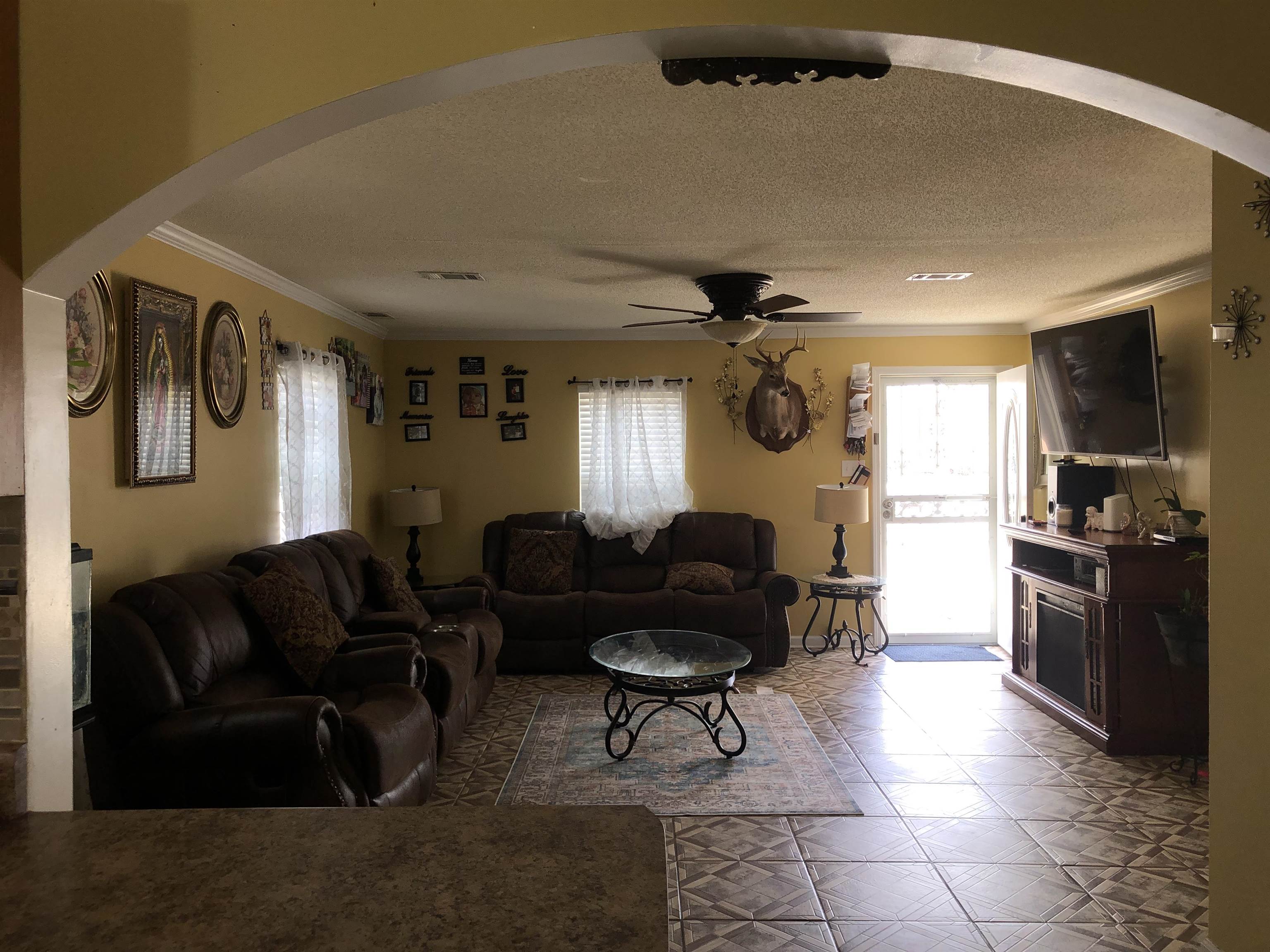 1441 Duke Road Memphis, TN 38122 - Photo 4 of 19 a living room with furniture and a couch