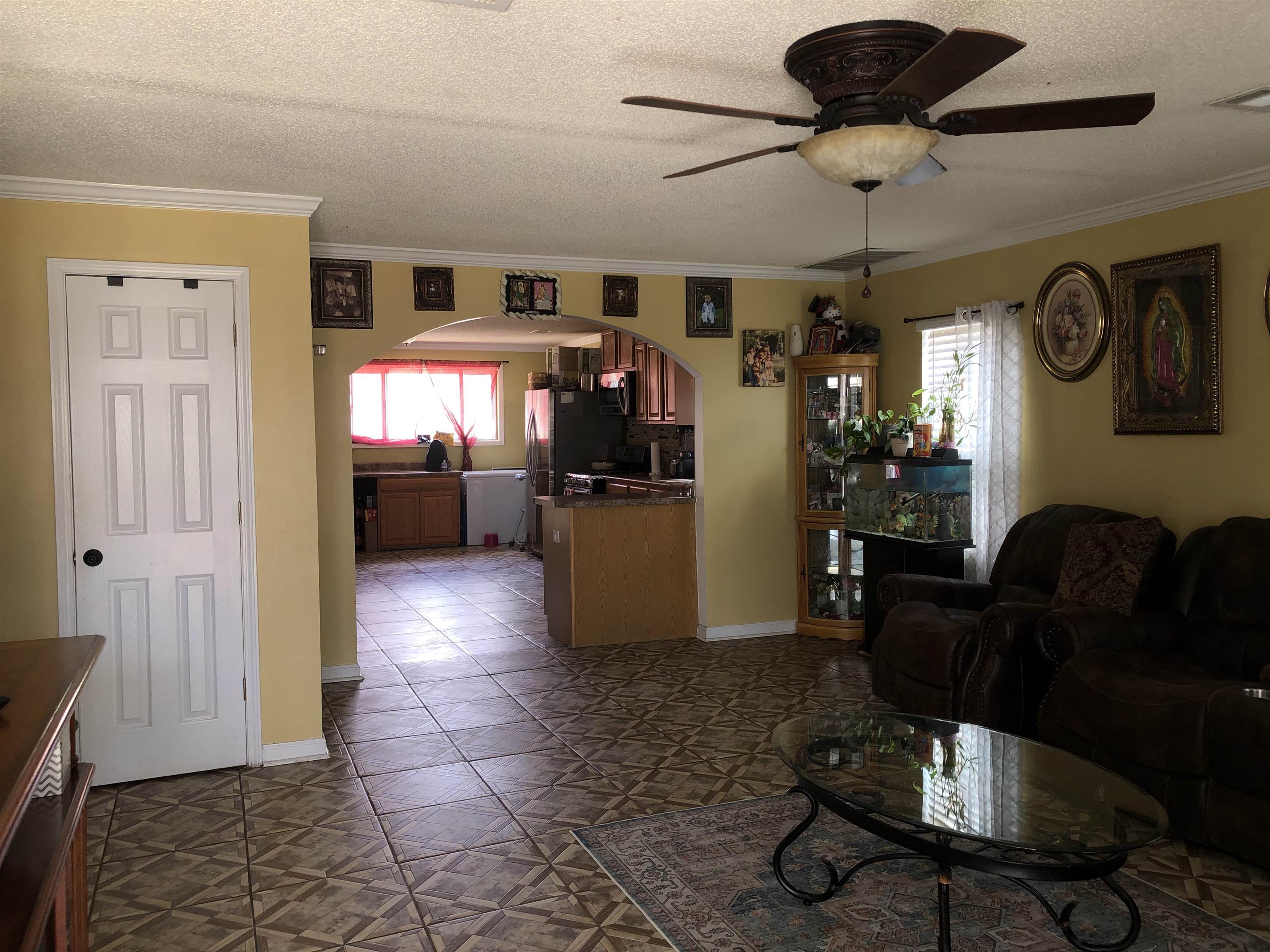 1441 Duke Road Memphis, TN 38122 - Photo 9 of 19 a living room with furniture and a window