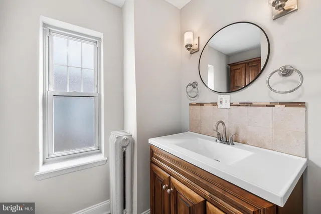 $189,900 | 1006 Highland Avenue, Chester, PA 19013