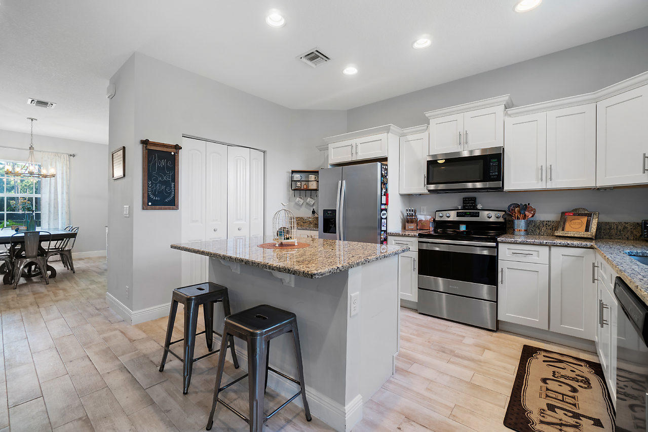 17431 88th Road North Loxahatchee, FL 33470 - Photo 9 of 29 010-1743188thRdN-Loxahatchee-FL-small