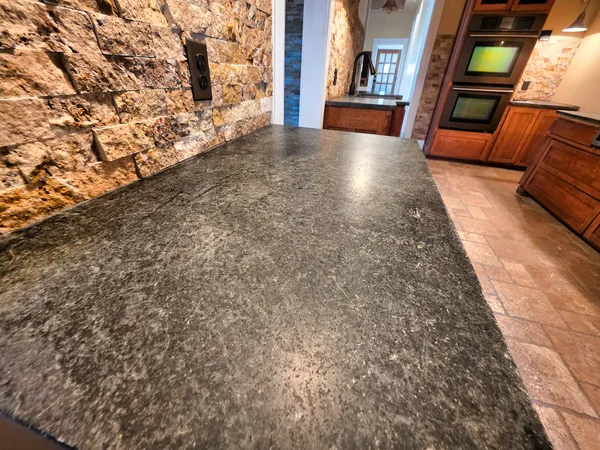 $156,000 | 102 West 3rd Street, Flora, IL 62839