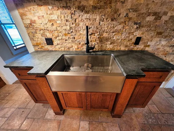 $156,000 | 102 West 3rd Street, Flora, IL 62839