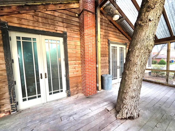 $156,000 | 102 West 3rd Street, Flora, IL 62839