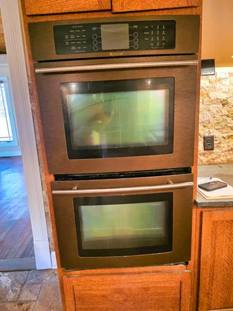 $156,000 | 102 West 3rd Street, Flora, IL 62839