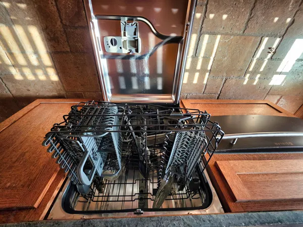 $156,000 | 102 West 3rd Street, Flora, IL 62839