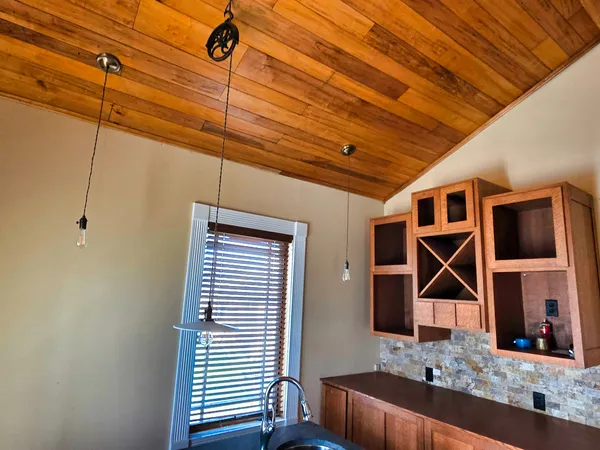 $156,000 | 102 West 3rd Street, Flora, IL 62839